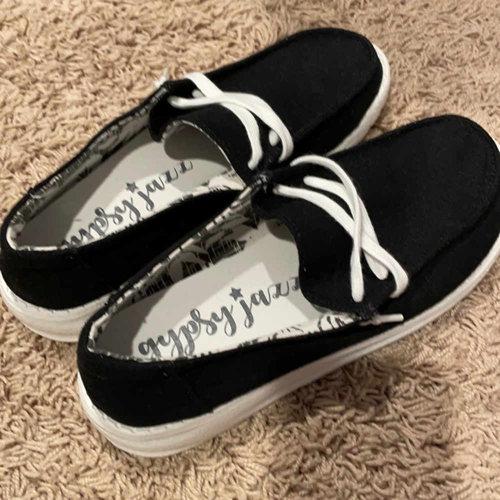 Brand new never worn size 8
